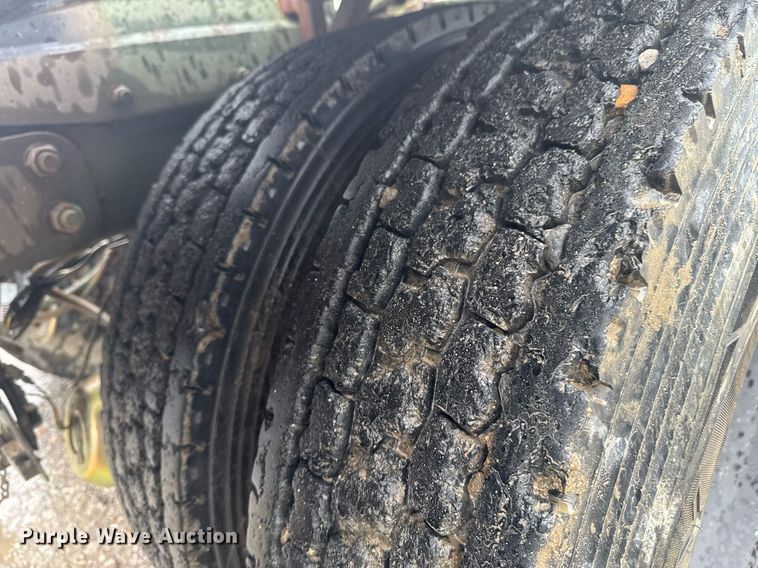 image for item DU9329 1991 Freightliner M915A2 semi truck