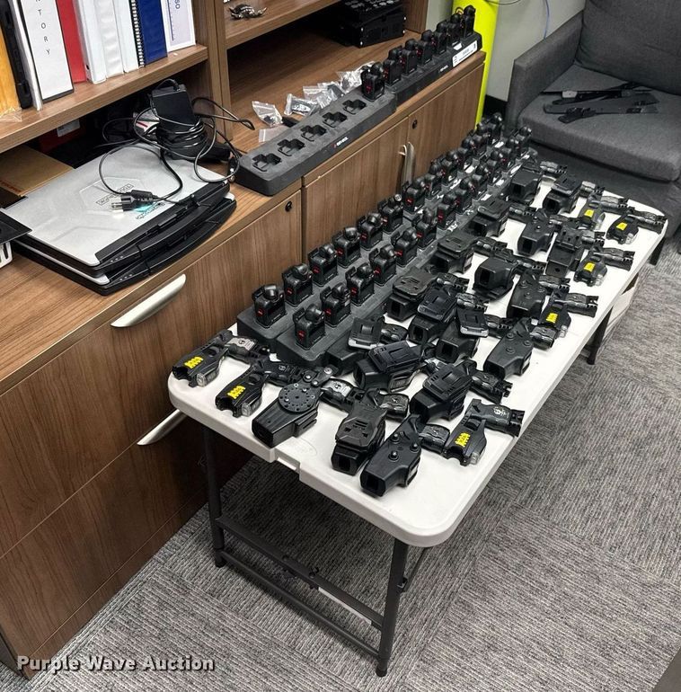 image for item DU9330 Police equipment