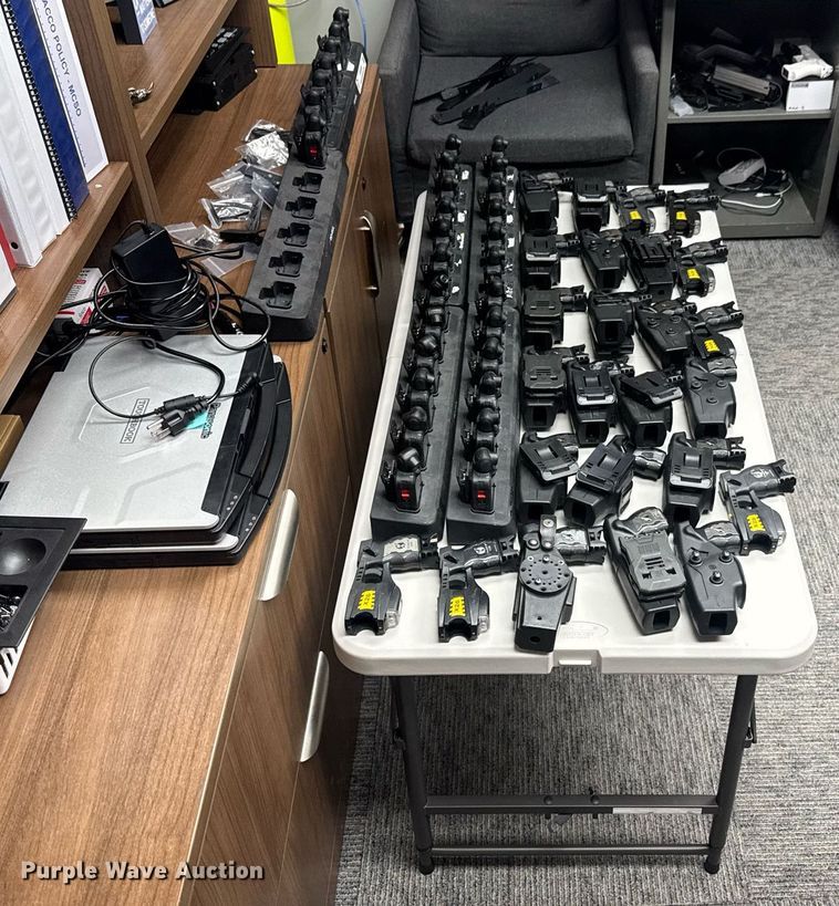 image for item DU9330 Police equipment