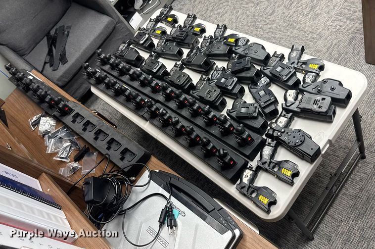 image for item DU9330 Police equipment