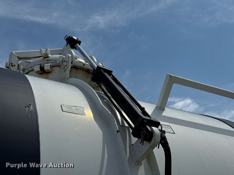 image for item DV4145 Big Wheels applicator truck