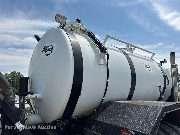 image for item DV4145 Big Wheels applicator truck