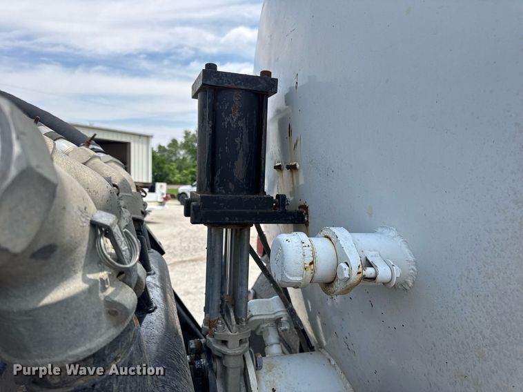 image for item DV4145 Big Wheels applicator truck