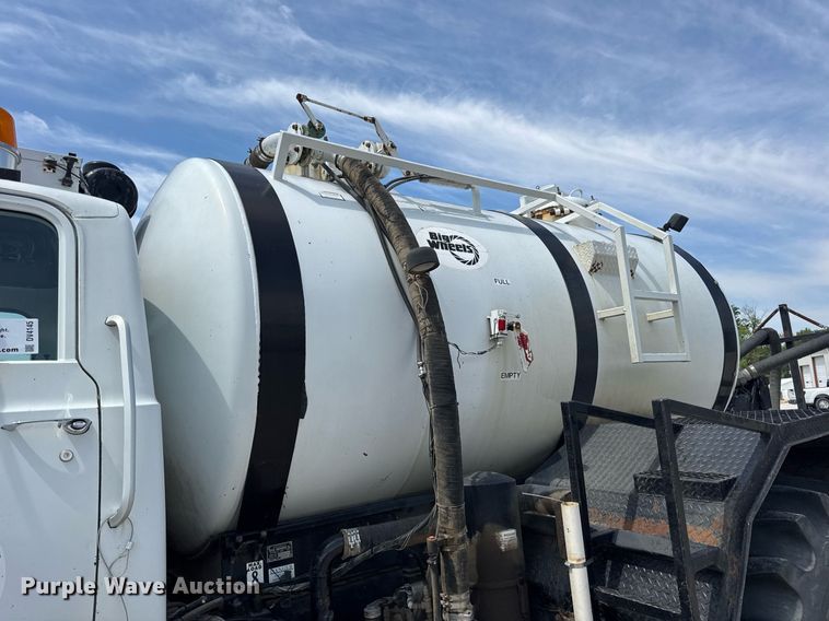 image for item DV4145 Big Wheels applicator truck