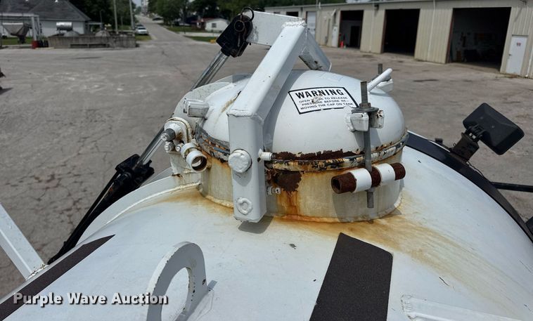 image for item DV4145 Big Wheels applicator truck