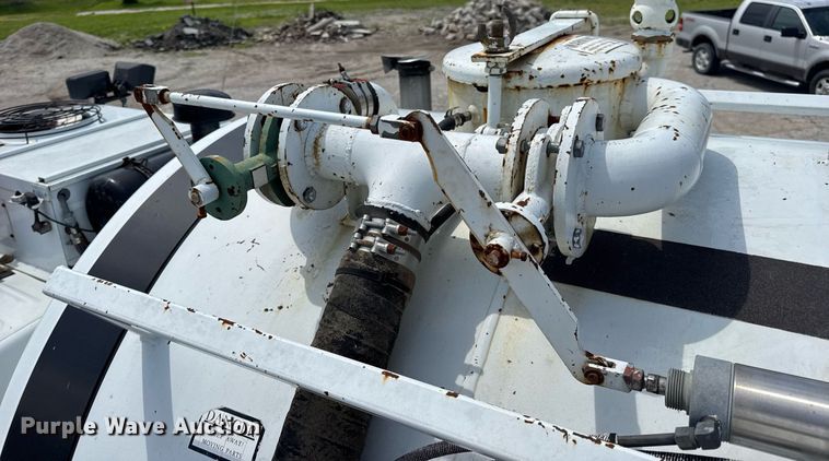 image for item DV4145 Big Wheels applicator truck