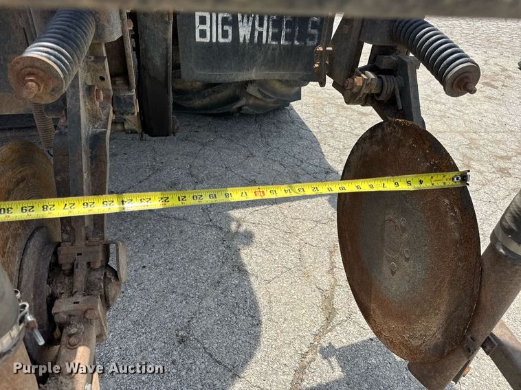 image for item DV4145 Big Wheels applicator truck