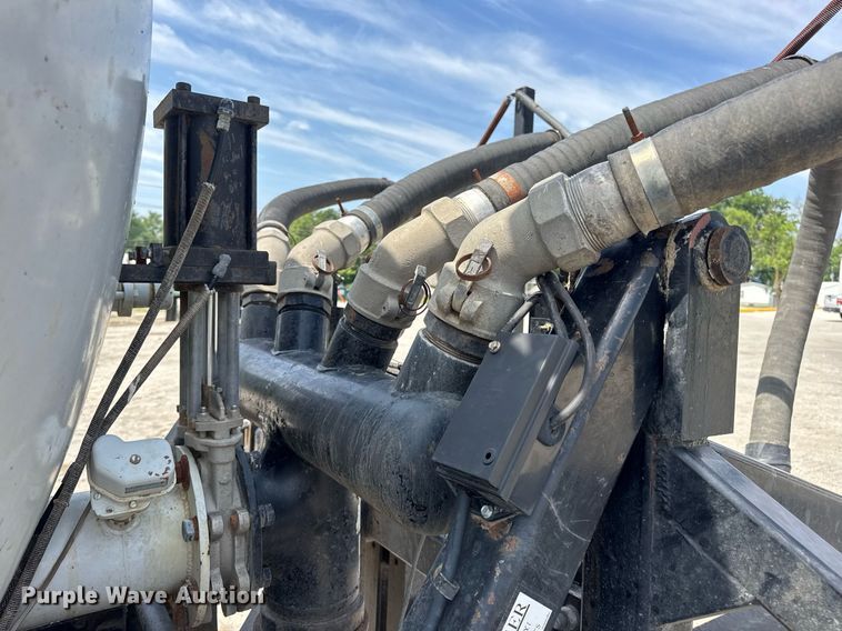 image for item DV4145 Big Wheels applicator truck