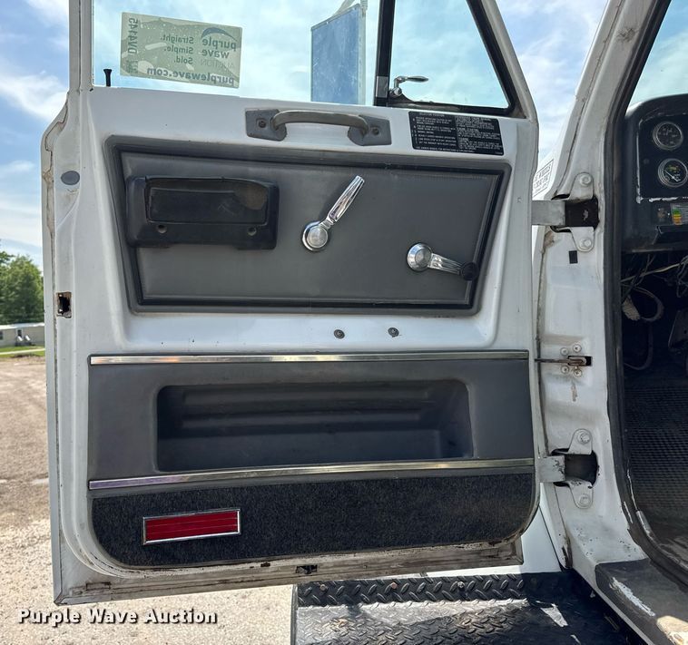 image for item DV4145 Big Wheels applicator truck