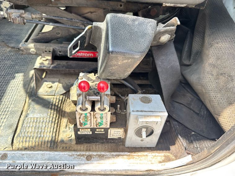 image for item DV4145 Big Wheels applicator truck