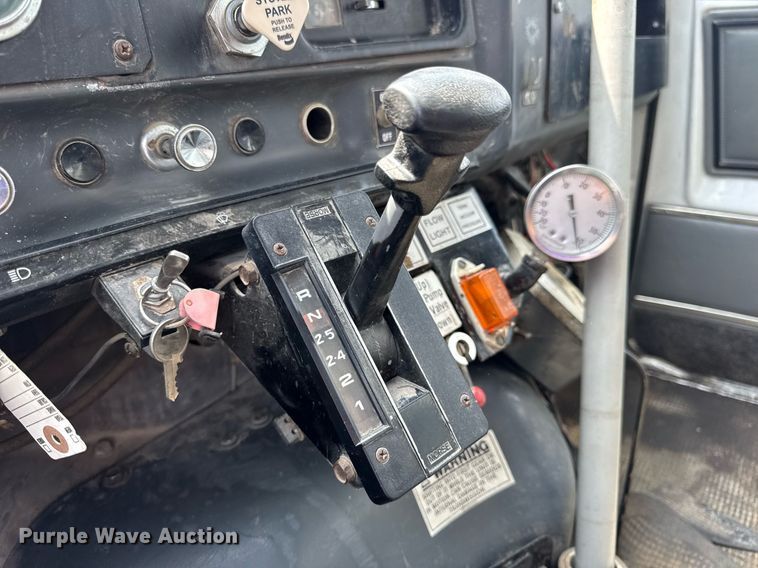 image for item DV4145 Big Wheels applicator truck