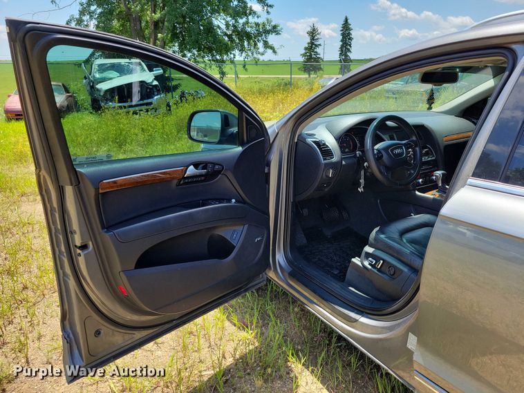 image for item DX7143 2014 Audi Q7 SUV