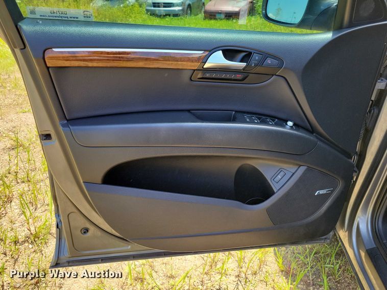 image for item DX7143 2014 Audi Q7 SUV