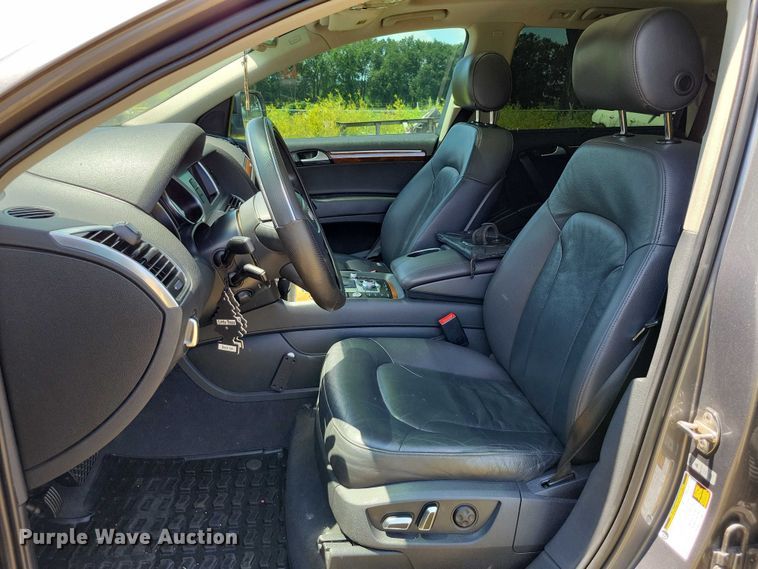 image for item DX7143 2014 Audi Q7 SUV