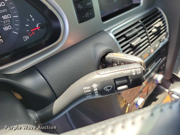 image for item DX7143 2014 Audi Q7 SUV