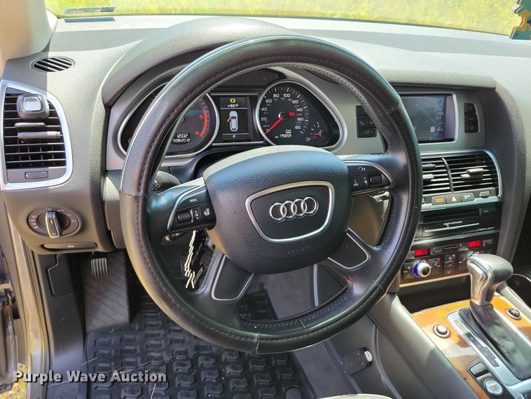 image for item DX7143 2014 Audi Q7 SUV