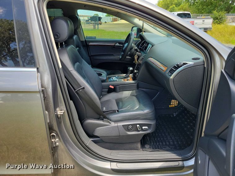 image for item DX7143 2014 Audi Q7 SUV