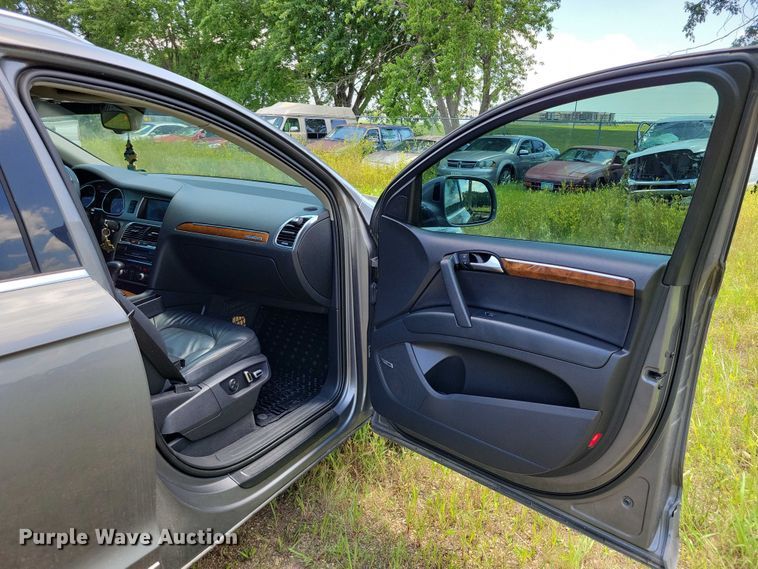 image for item DX7143 2014 Audi Q7 SUV