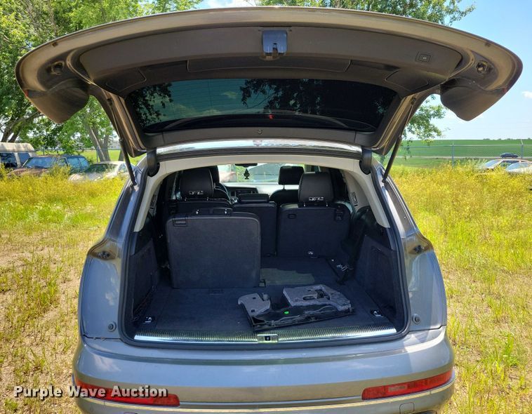 image for item DX7143 2014 Audi Q7 SUV