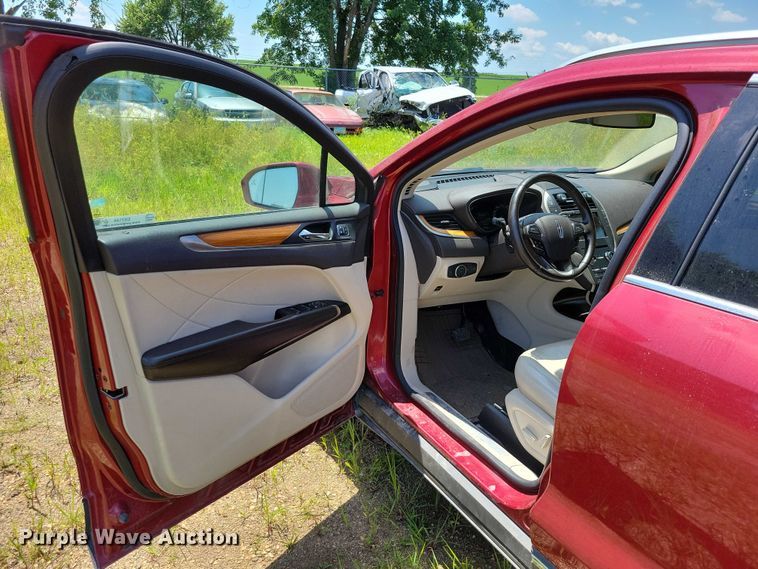 image for item DX7144 2017 Lincoln MKC SUV