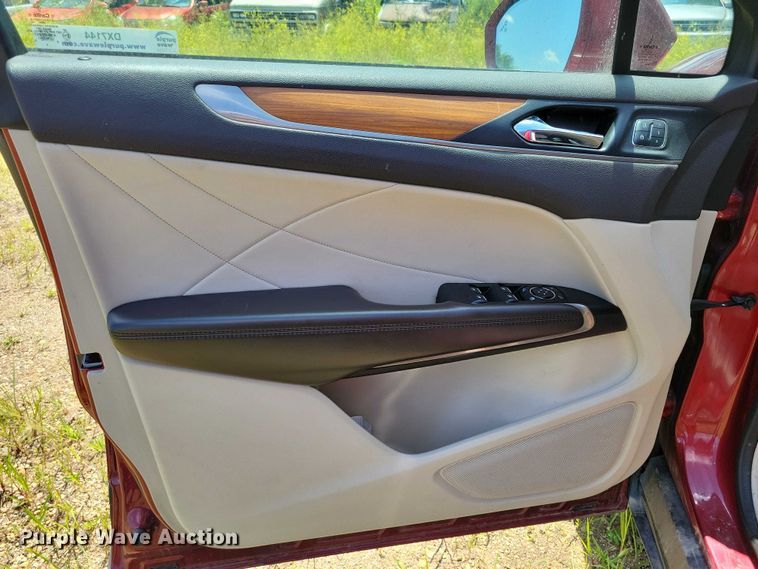 image for item DX7144 2017 Lincoln MKC SUV