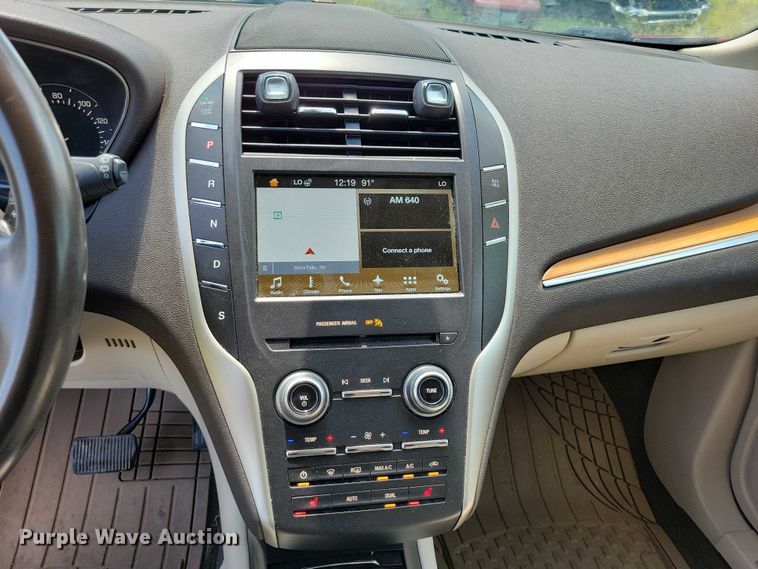 image for item DX7144 2017 Lincoln MKC SUV