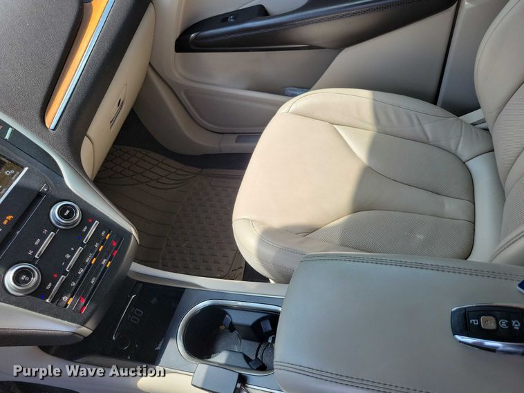 image for item DX7144 2017 Lincoln MKC SUV