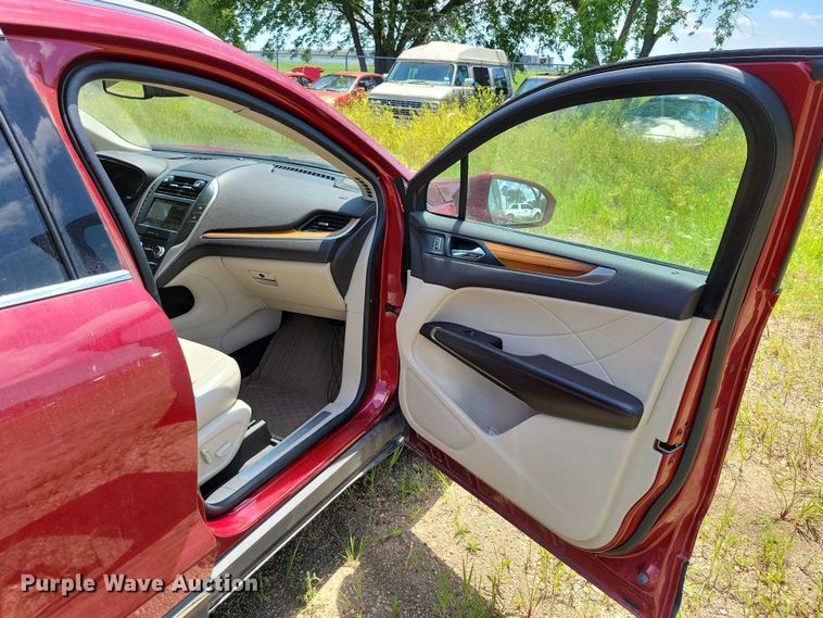 image for item DX7144 2017 Lincoln MKC SUV