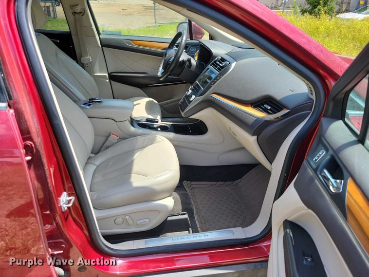 image for item DX7144 2017 Lincoln MKC SUV