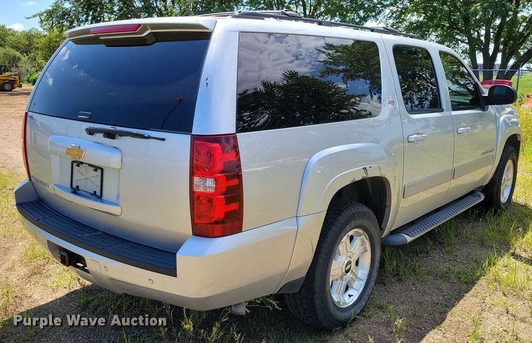 image for item DX7146 2014 Chevrolet Suburban SUV