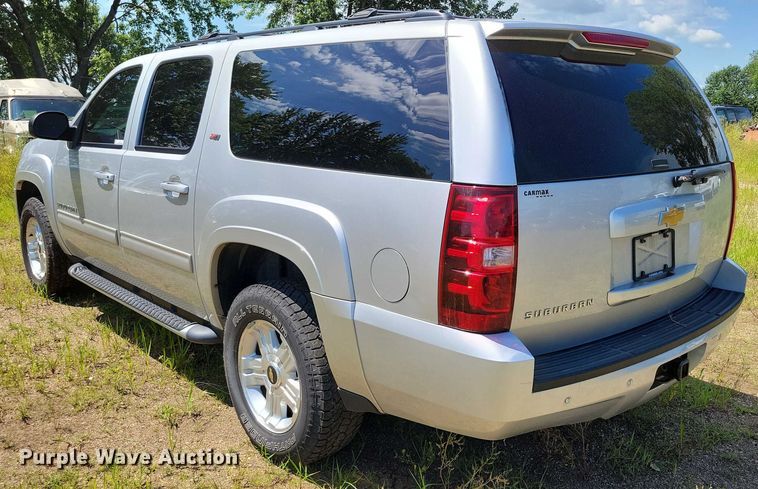 image for item DX7146 2014 Chevrolet Suburban SUV