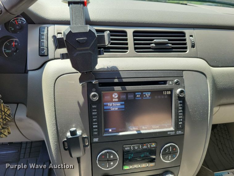 image for item DX7146 2014 Chevrolet Suburban SUV