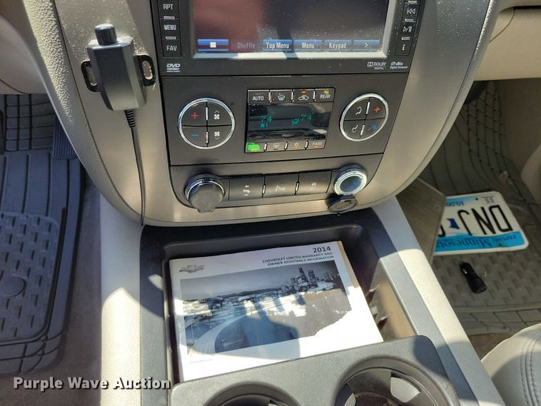 image for item DX7146 2014 Chevrolet Suburban SUV