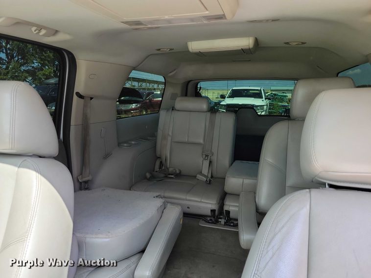 image for item DX7146 2014 Chevrolet Suburban SUV