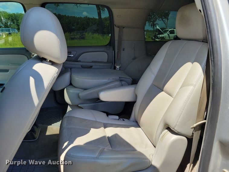 image for item DX7146 2014 Chevrolet Suburban SUV