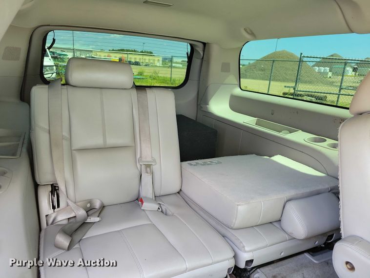 image for item DX7146 2014 Chevrolet Suburban SUV