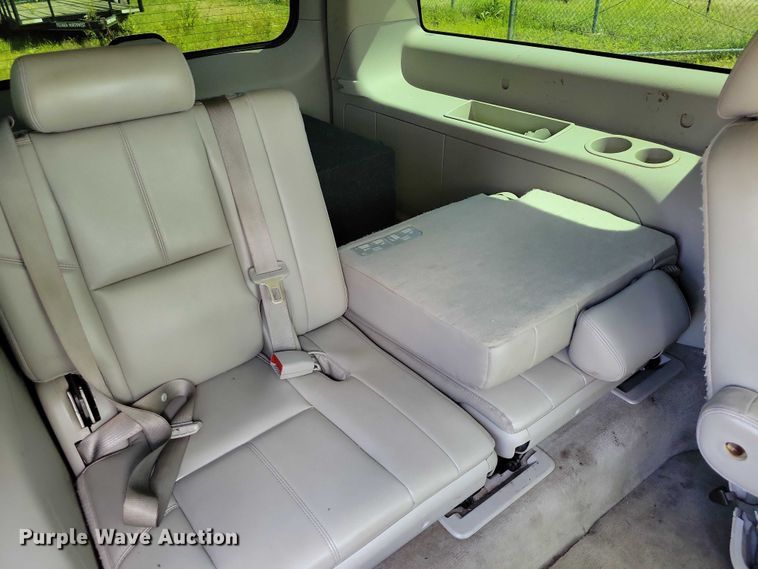 image for item DX7146 2014 Chevrolet Suburban SUV