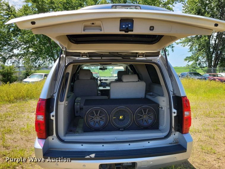 image for item DX7146 2014 Chevrolet Suburban SUV