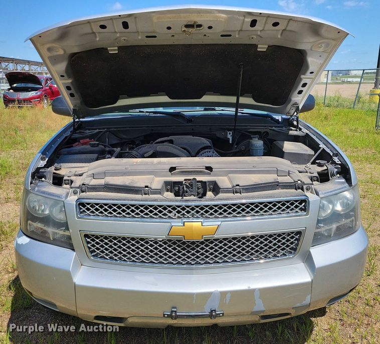 image for item DX7146 2014 Chevrolet Suburban SUV