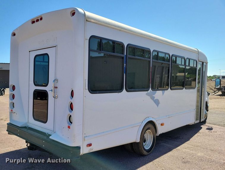 image for item DX7148 2012 Ford E450 shuttle bus