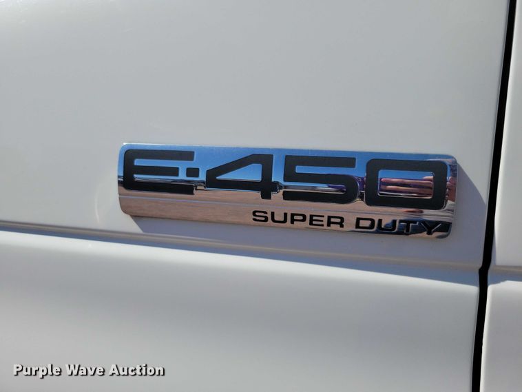 image for item DX7148 2012 Ford E450 shuttle bus