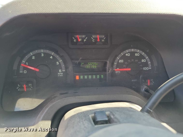 image for item DX7148 2012 Ford E450 shuttle bus