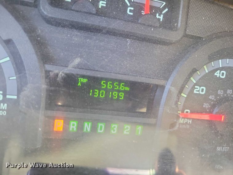 image for item DX7148 2012 Ford E450 shuttle bus