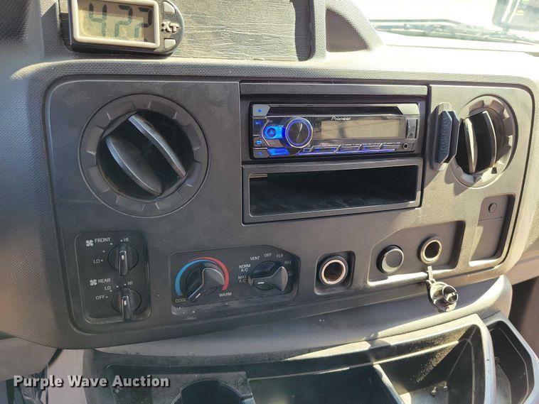 image for item DX7148 2012 Ford E450 shuttle bus