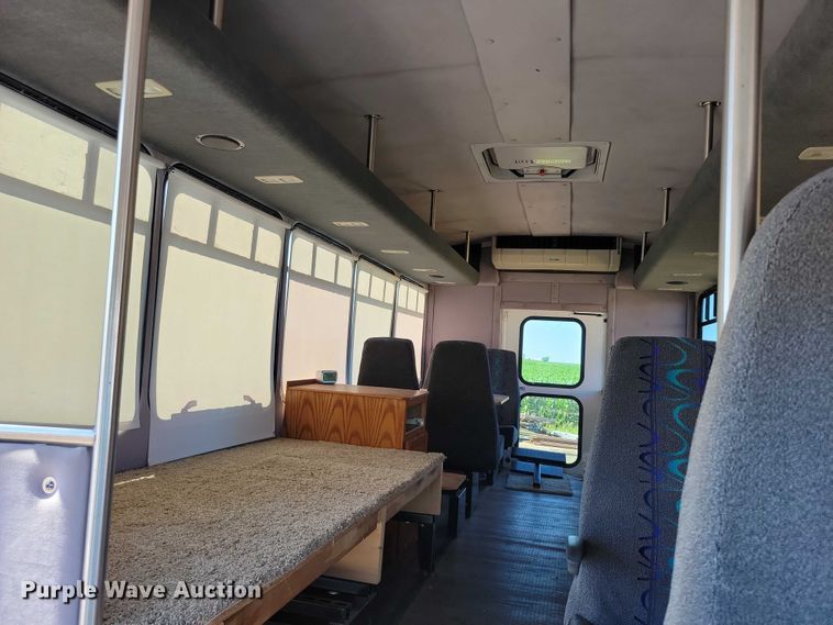 image for item DX7148 2012 Ford E450 shuttle bus