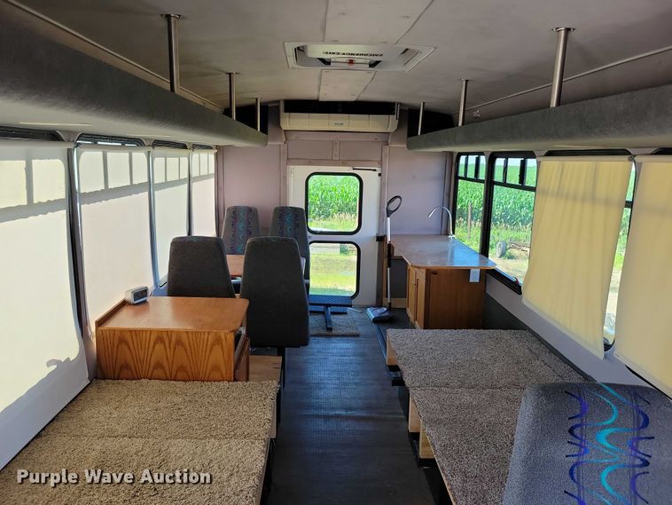 image for item DX7148 2012 Ford E450 shuttle bus