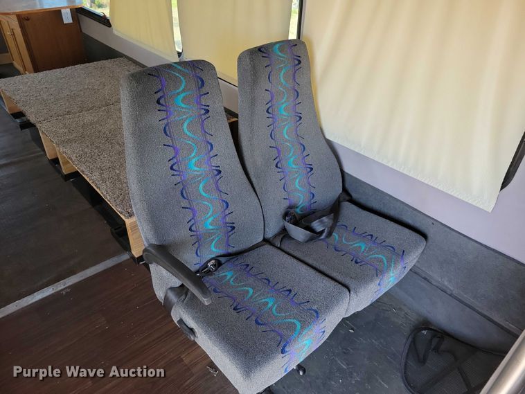 image for item DX7148 2012 Ford E450 shuttle bus