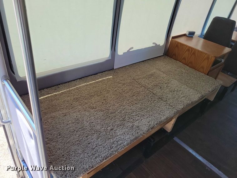 image for item DX7148 2012 Ford E450 shuttle bus