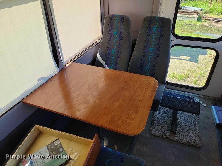 image for item DX7148 2012 Ford E450 shuttle bus