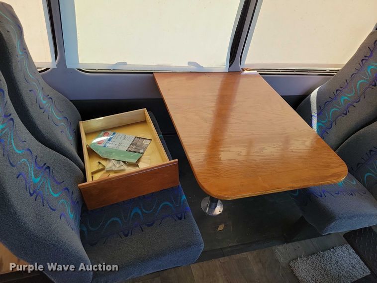 image for item DX7148 2012 Ford E450 shuttle bus